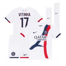 Paris Saint-Germain Vitinha #17 Bortaställ Barn 2024-25 Korta ärmar (+ Korta byxor)